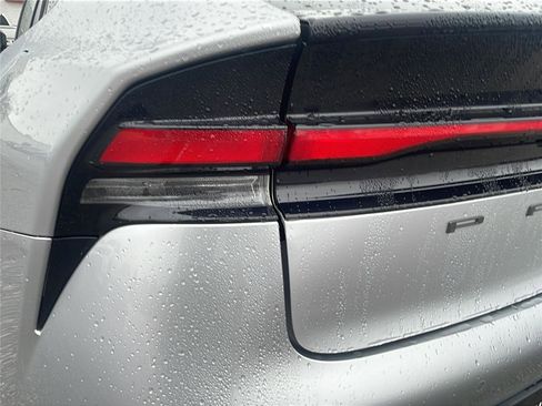 Used 2024 Toyota Prius LE image 11