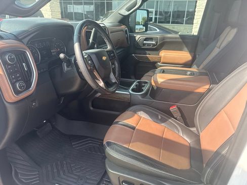 Used 2020 Chevrolet Silverado 2500 High Country w/ Z71 Off-Road Package AWD/4WD image 6