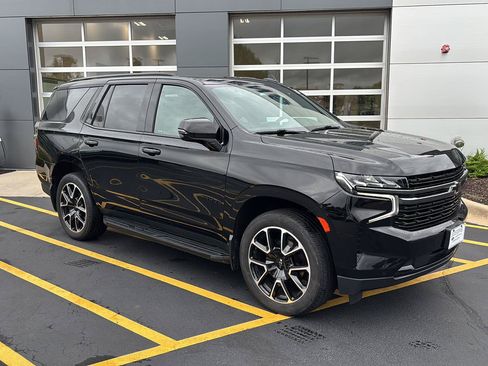 Used 2021 Chevrolet Tahoe RST w/ Luxury Package AWD/4WD image 2