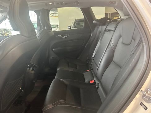 Certified 2023 Volvo XC60 B5 Ultimate w/ Climate Package image 21