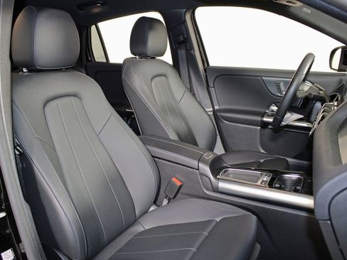 Certified 2025 Mercedes-Benz GLA 250 image 29