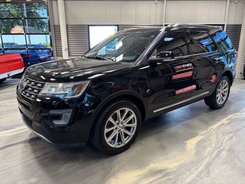 Used 2017 Ford Explorer Limited AWD/4WD image 39