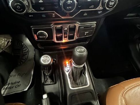 Used 2022 Jeep Wrangler Unlimited Sahara image 14