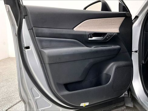 Used 2024 Toyota Grand Highlander Platinum image 24