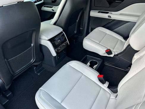 New 2026 Lincoln Aviator 2WD image 11