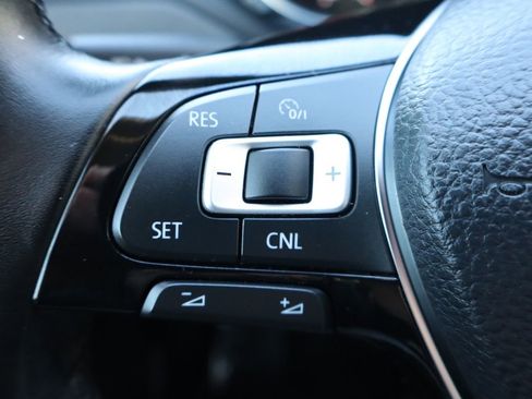 Used 2017 Volkswagen Jetta SE image 30