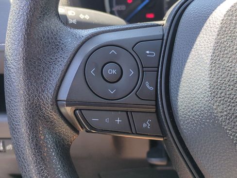 Used 2025 Toyota RAV4 XLE AWD/4WD image 19