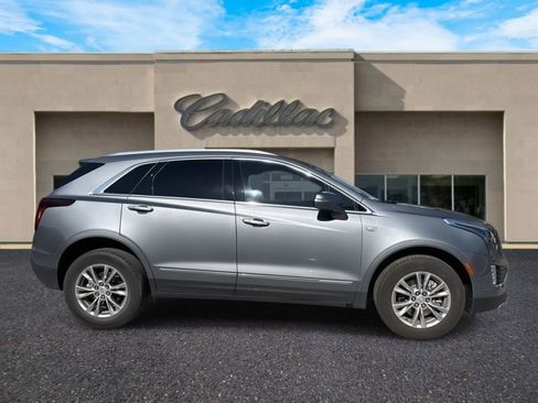 Certified 2022 Cadillac XT5 Premium Luxury image 2