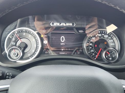 Used 2025 RAM 1500 Laramie AWD/4WD image 17