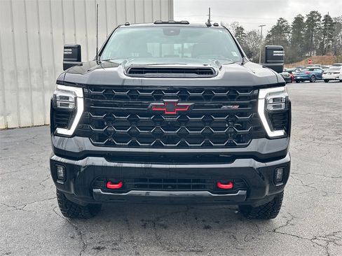 Used 2024 Chevrolet Silverado 2500 ZR2 w/ Technology Package image 3