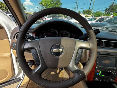 Used 2014 Chevrolet Tahoe LT RWD image 10