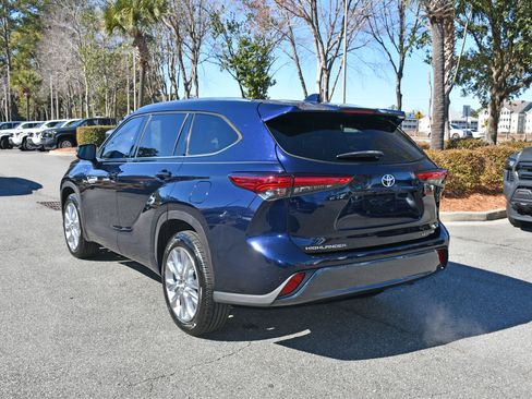 Certified 2020 Toyota Highlander Limited image 3