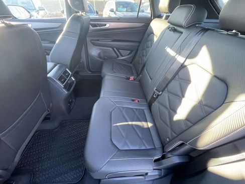 New 2026 Volkswagen Atlas Cross Sport SE image 16