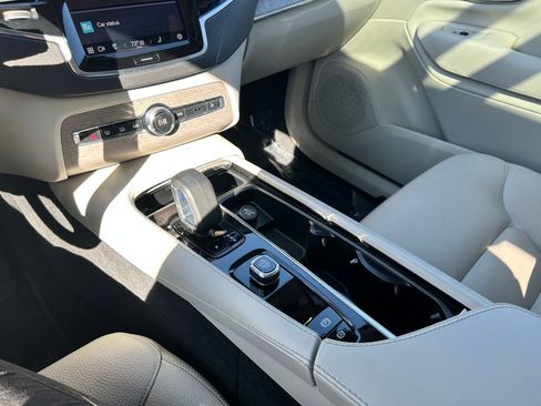 Used 2023 Volvo XC90 T8 Plus image 18