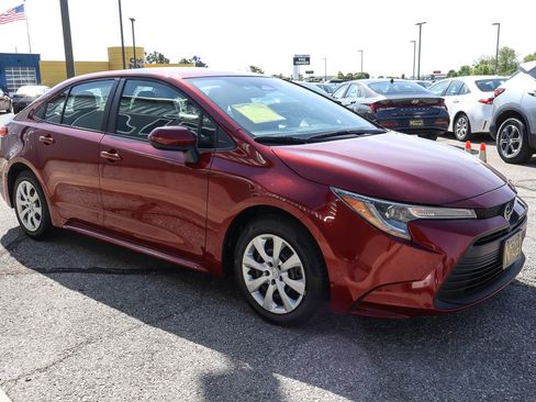 Used 2024 Toyota Corolla LE FWD image 3