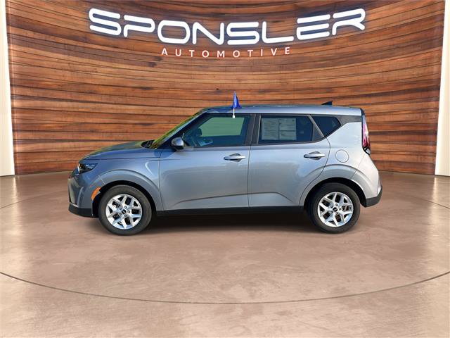 Used 2025 Kia Soul LX w/ LX Technology Package FWD image 3