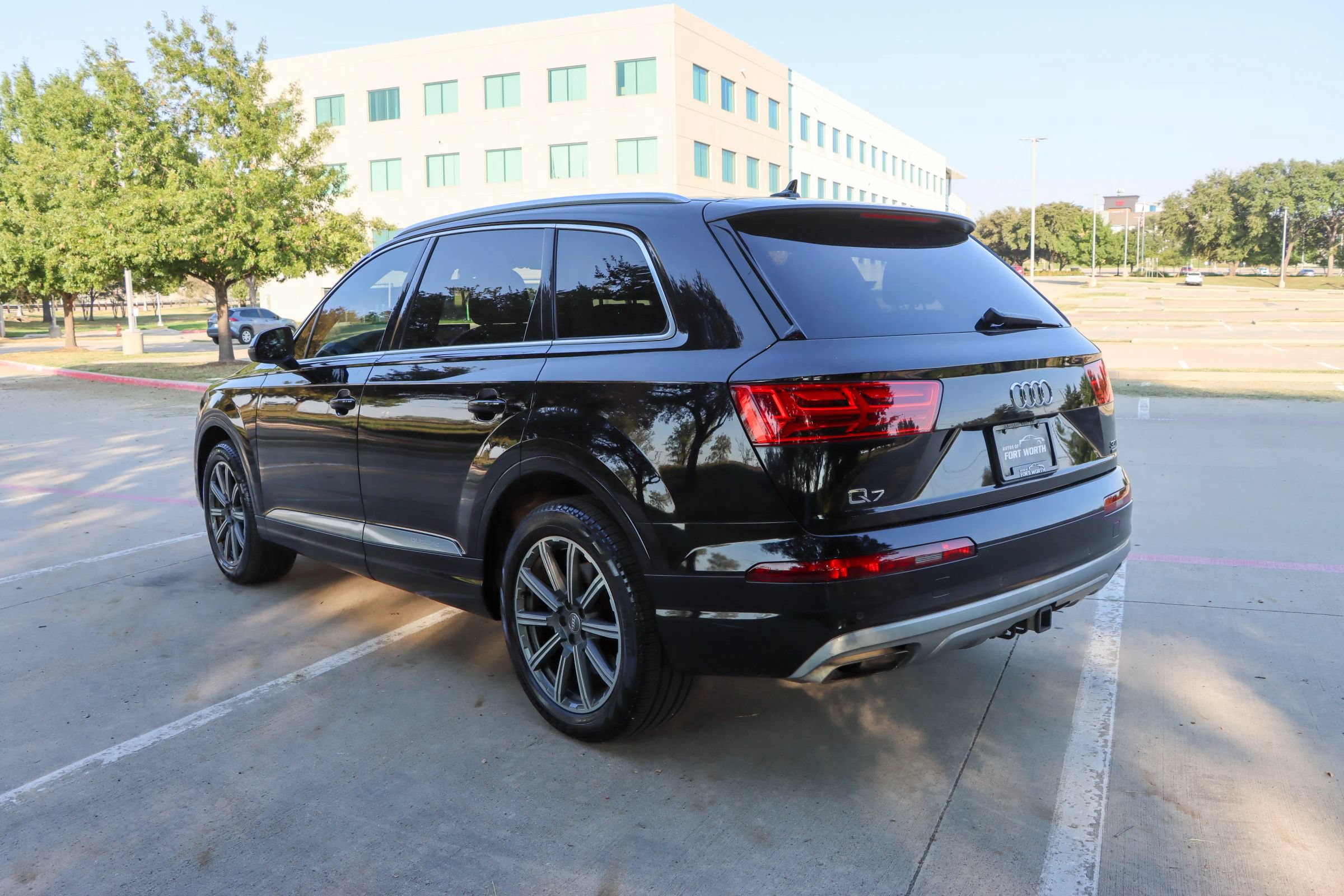 Used 2017 Audi Q7 3.0T Premium Plus w/ Premium Plus Package AWD/4WD image 5