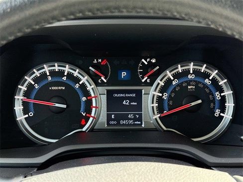 Used 2016 Toyota 4Runner SR5 image 27