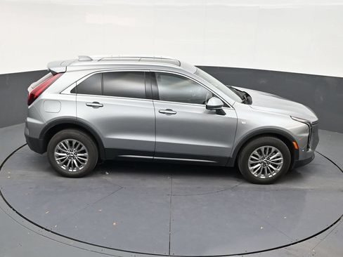Used 2025 Cadillac XT4 Premium Luxury FWD image 16