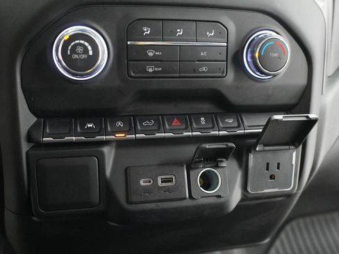 Used 2022 Chevrolet Silverado 1500 Custom image 15