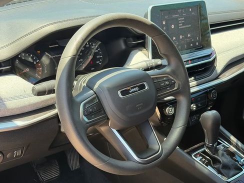 Used 2025 Jeep Compass Sport AWD/4WD image 15