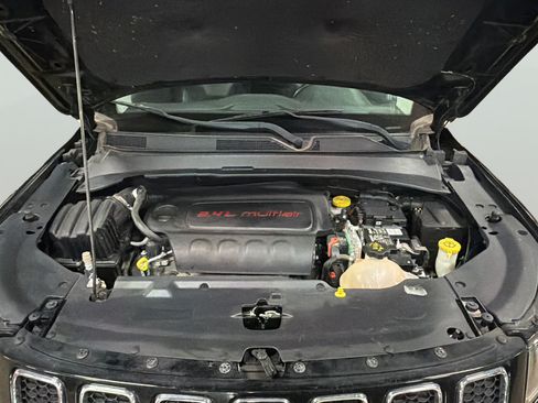 Used 2018 Jeep Compass Latitude FWD image 26