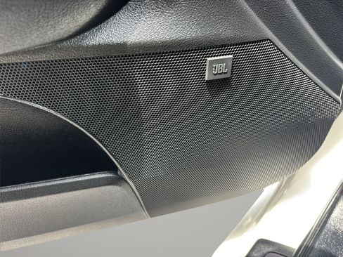 Used 2018 Toyota Avalon Limited FWD image 18