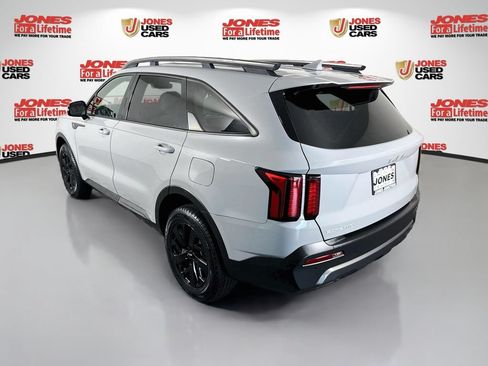 Used 2023 Kia Sorento S AWD/4WD image 2