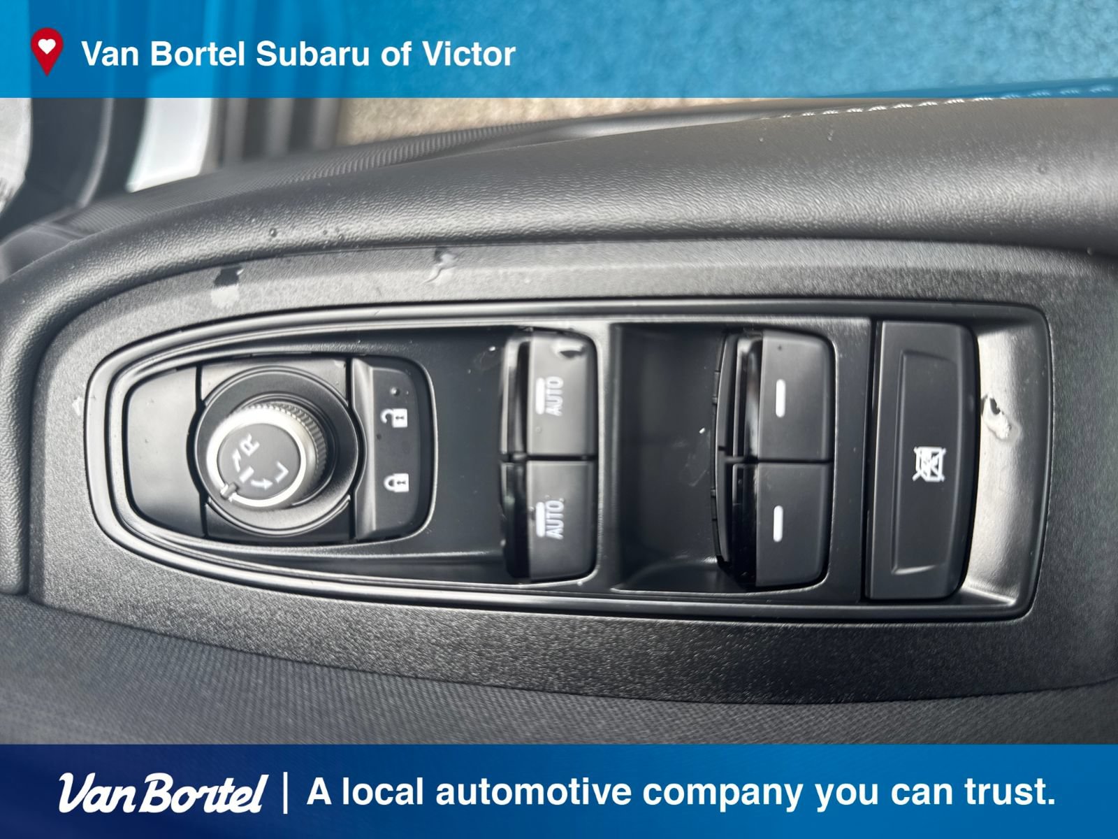 Used 2025 Subaru Outback Premium AWD/4WD image 13