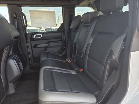 New 2026 Ford Bronco Outer Banks w/ Sasquatch Package AWD/4WD image 17