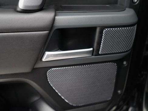Used 2024 Land Rover Defender 110 X-Dynamic SE AWD/4WD image 40