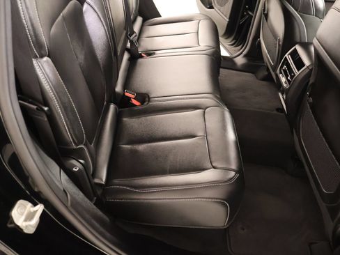 Used 2023 Jeep Grand Cherokee Limited w/ Black Appearance Package AWD/4WD image 15