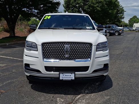 Certified 2024 Lincoln Navigator L Reserve AWD/4WD image 5