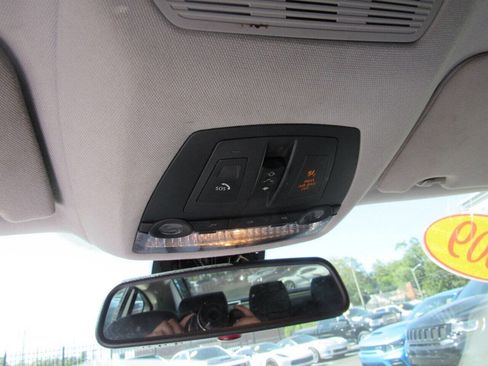 Used 2009 BMW 750i image 17