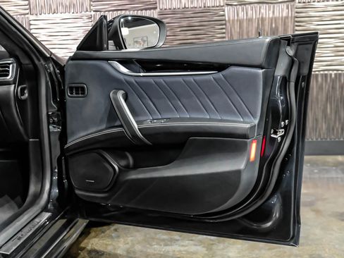 Used 2019 Maserati Ghibli S GranLusso AWD/4WD image 52