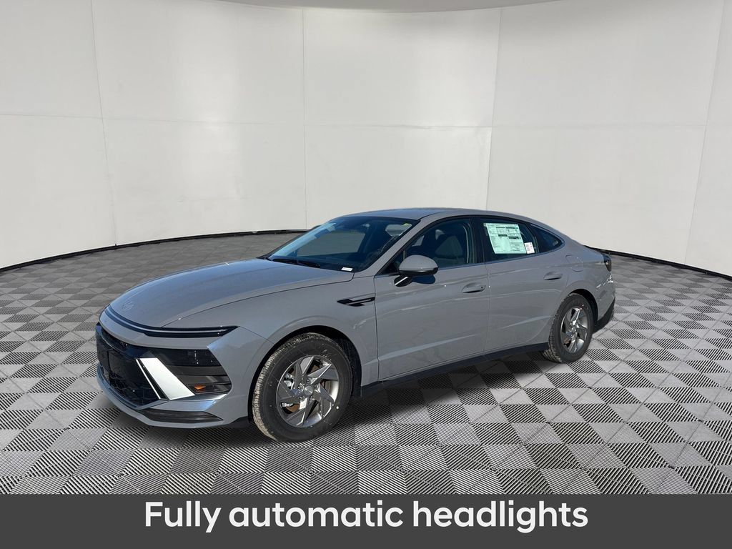 Used 2026 Hyundai Sonata SE FWD image 2