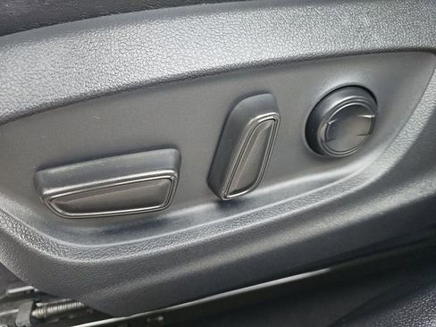 Used 2021 Toyota Prius Prime XLE image 17