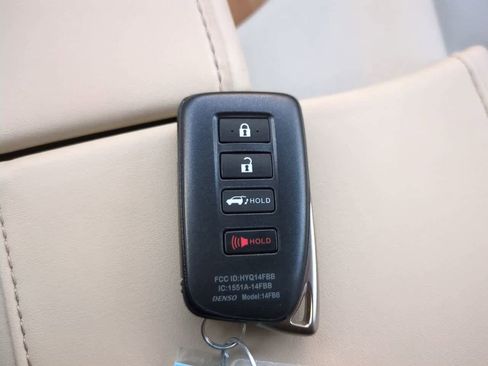 Used 2019 Lexus RX 450h AWD image 29