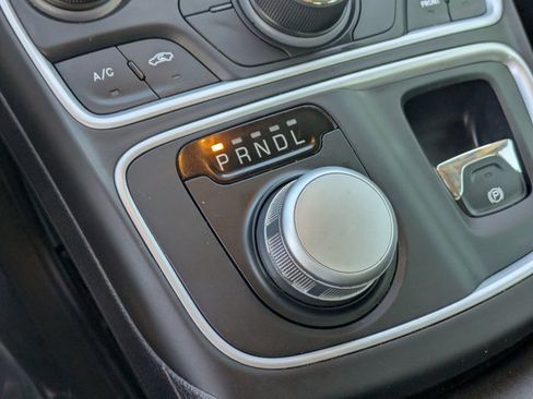 Used 2016 Chrysler 200 Limited image 21