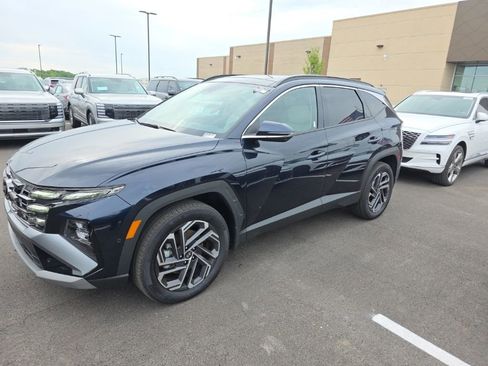 Used 2025 Hyundai Tucson Limited AWD/4WD image 1