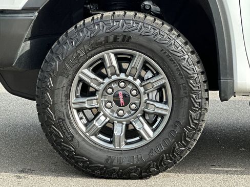 Used 2025 GMC Sierra 1500 AT4X image 45