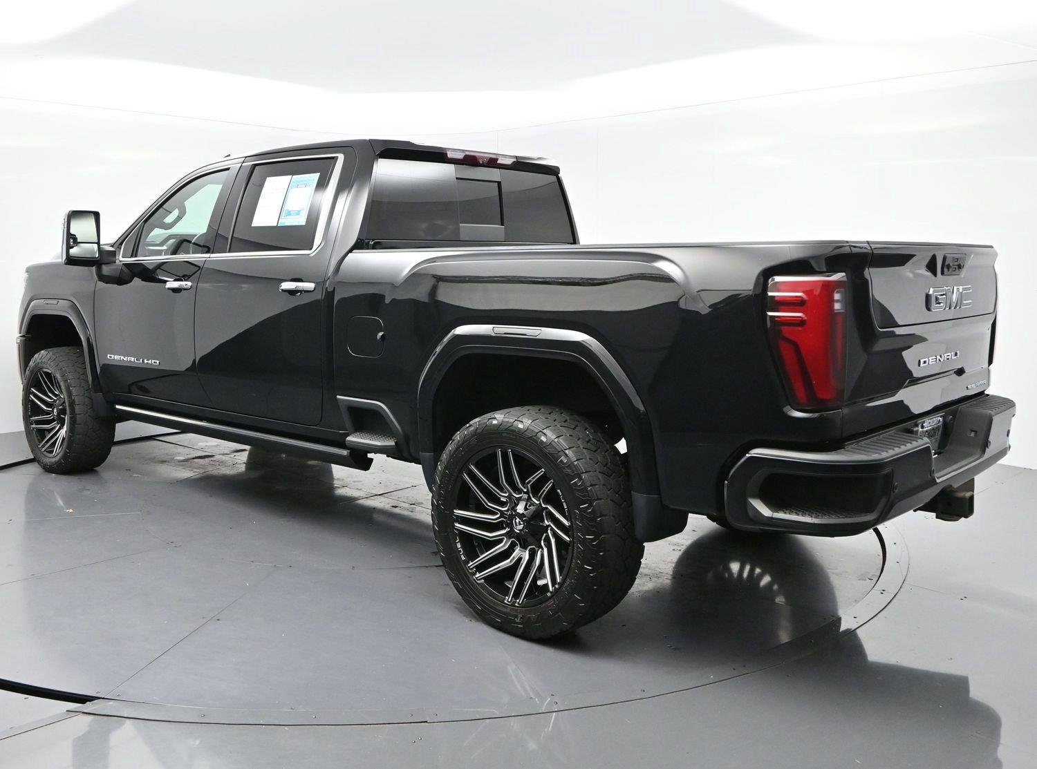 Used 2024 GMC Sierra 2500 Denali Ultimate AWD/4WD image 5