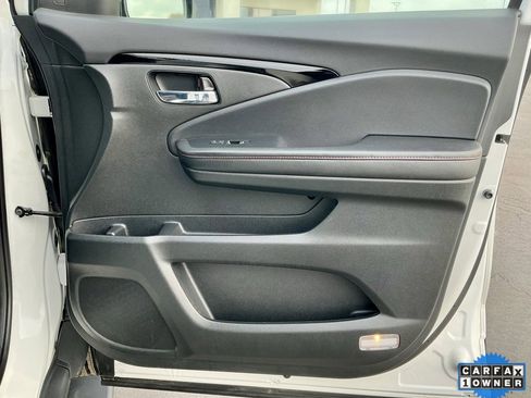 Used 2025 Honda Ridgeline Black Edition image 23