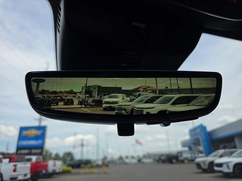 New 2026 Chevrolet Traverse LT w/ Sun and Wheel Package FWD image 24