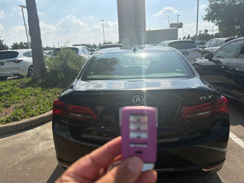 Used 2016 Acura TLX w/ Technology Package FWD image 5