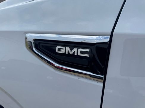 Used 2022 GMC Yukon SLT w/ SLT Premium Package RWD image 12