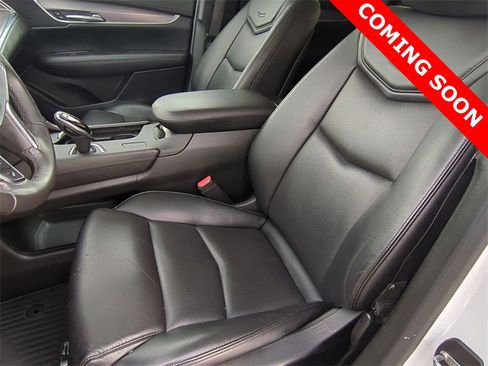 Used 2018 Cadillac XT5 Luxury w/ Driver Awareness Package image 16