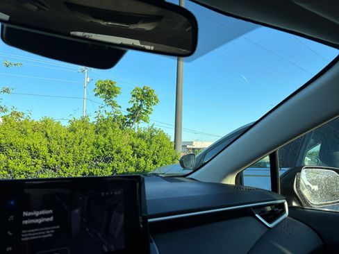 Used 2023 Toyota Corolla LE image 32