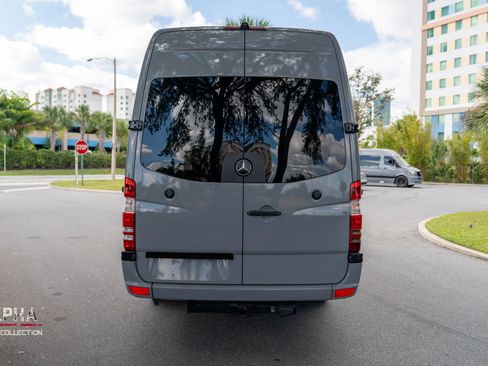Used 2017 Mercedes-Benz Sprinter 2500 image 13