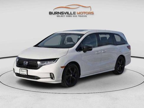 Used 2023 Honda Odyssey Sport image 3